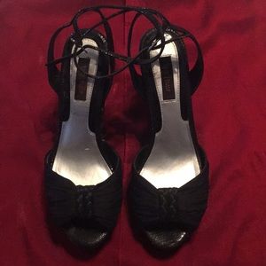 Size 9 heel, White House, Black Market
